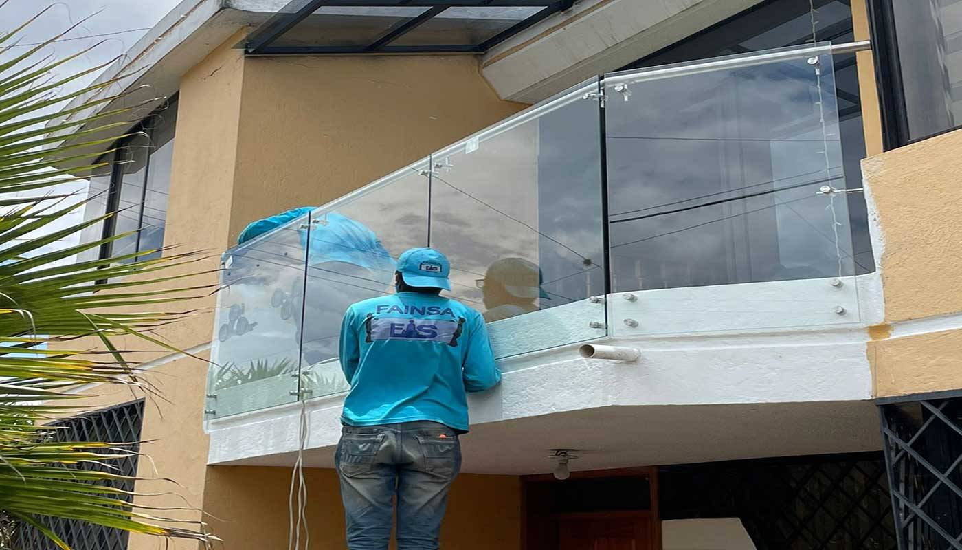 Instalación de ventanas de aluminio y vidrio en Quito
