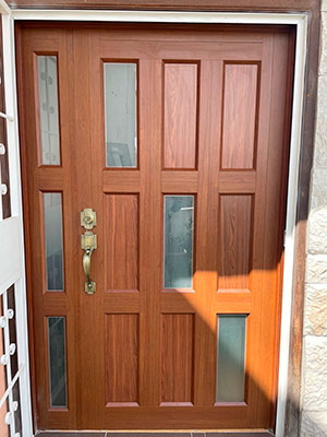Puerta de aluminio maderada moderna para entrada