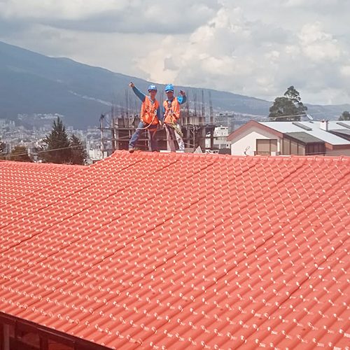 Instalación de teja española en Quito
